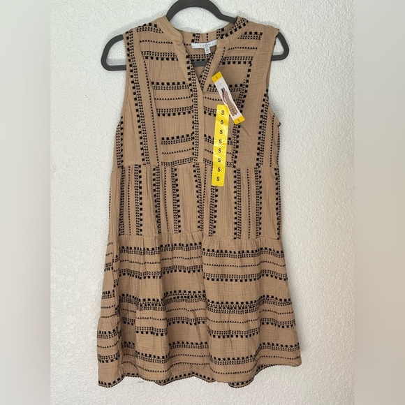 Fever Dresses & Skirts - Fever Women’s Sleeveless V-neck Embroidery Gauze Dress - size S - NWT